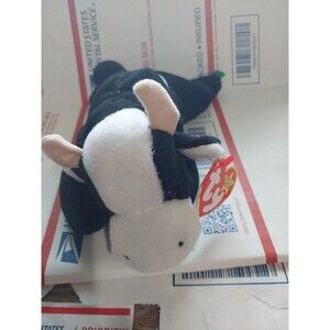 TY Beanie Baby - DAISY the Cow (9 inch)